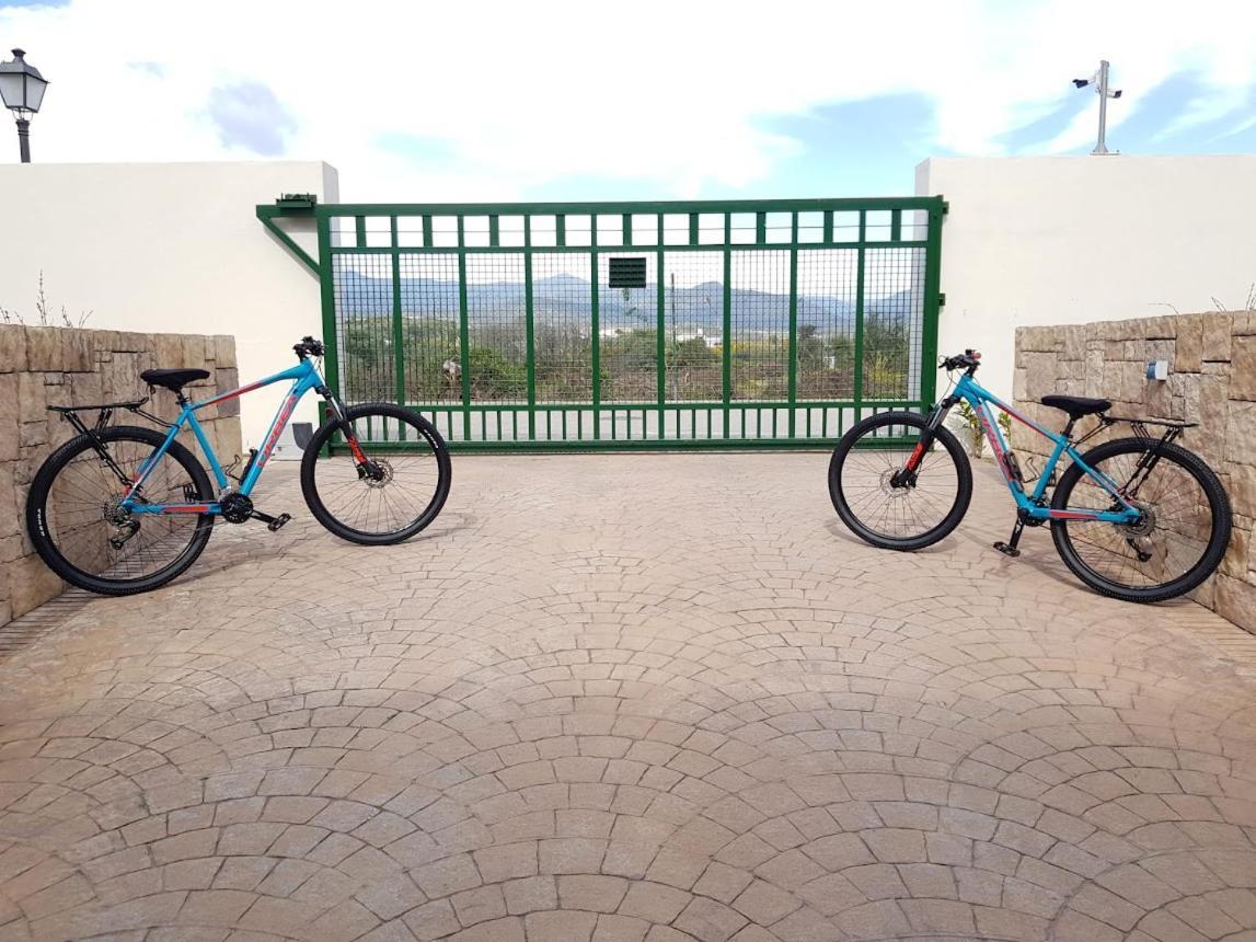 Appt 401-3-Bed-Heaven Beach-Paseo-All Year Heated Pool-Free Bikes Estepona Bagian luar foto