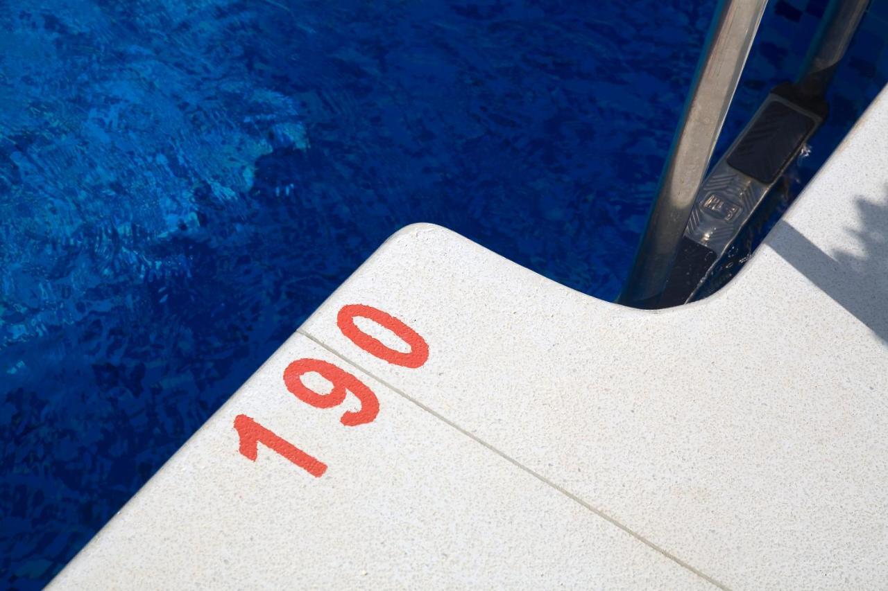 Appt 401-3-Bed-Heaven Beach-Paseo-All Year Heated Pool-Free Bikes Estepona Bagian luar foto